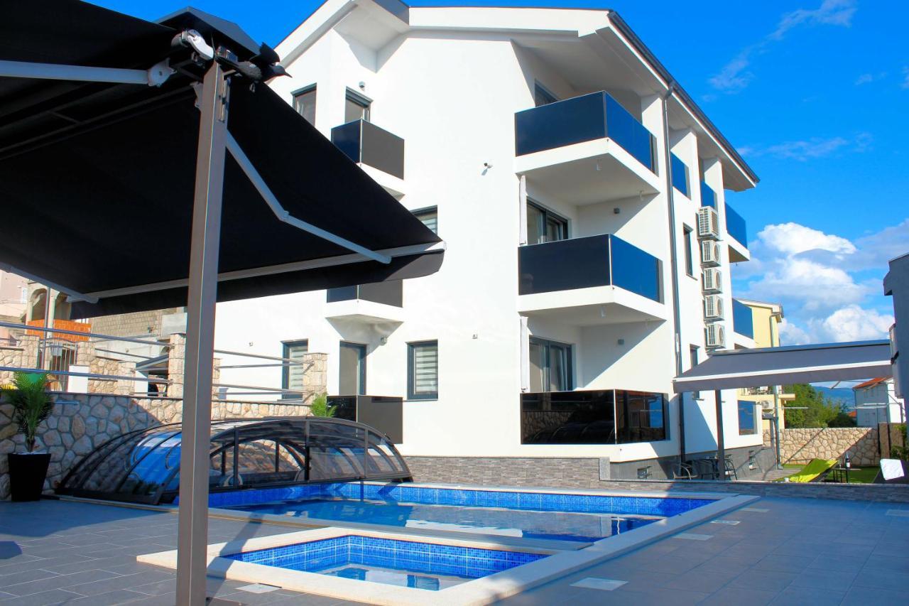 Villa Buba **** โนวีวีโนดอลสกี ภายนอก รูปภาพ